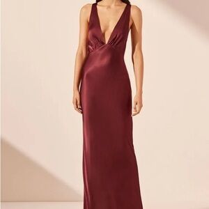 Elegant Burgundy Sleeveless Dress